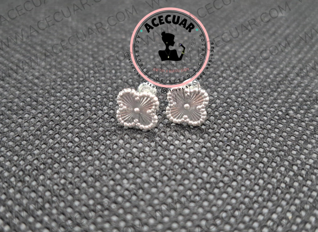 Aretes trebol